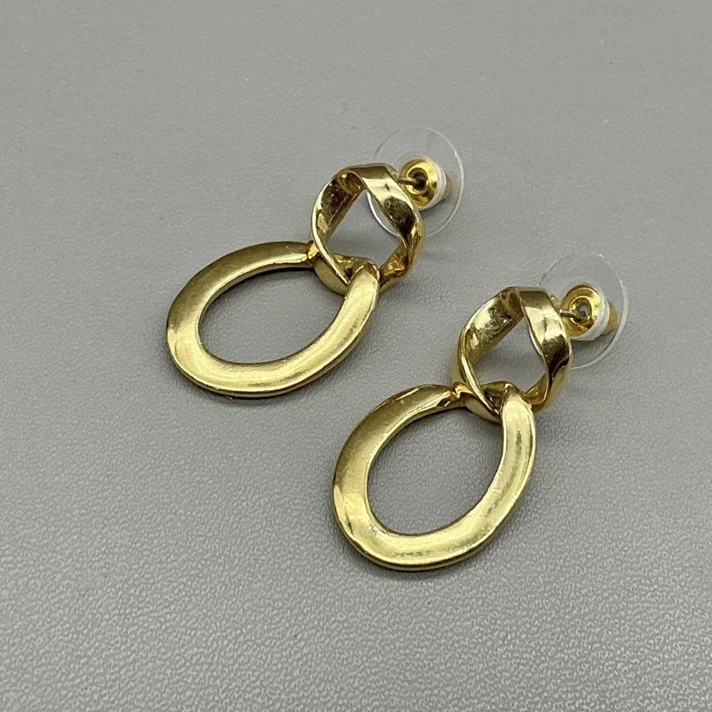 Trifari Earrings Gold Tone Oval Link Dangle Drop Statement Fashion Jewelry‎ 1